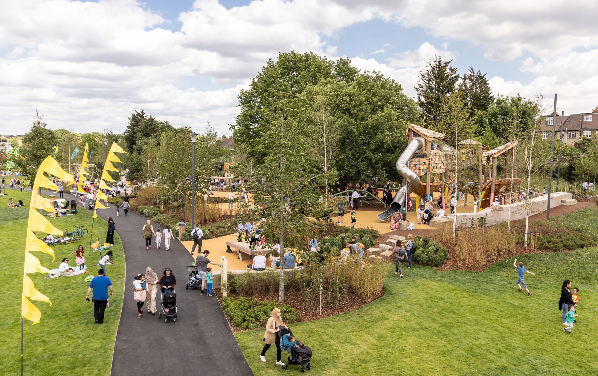 001_ClaremontParkPlayground_ErectArchitecture_photo John-Sturrock.-Used-courtesy-of-BXSLP.jpg