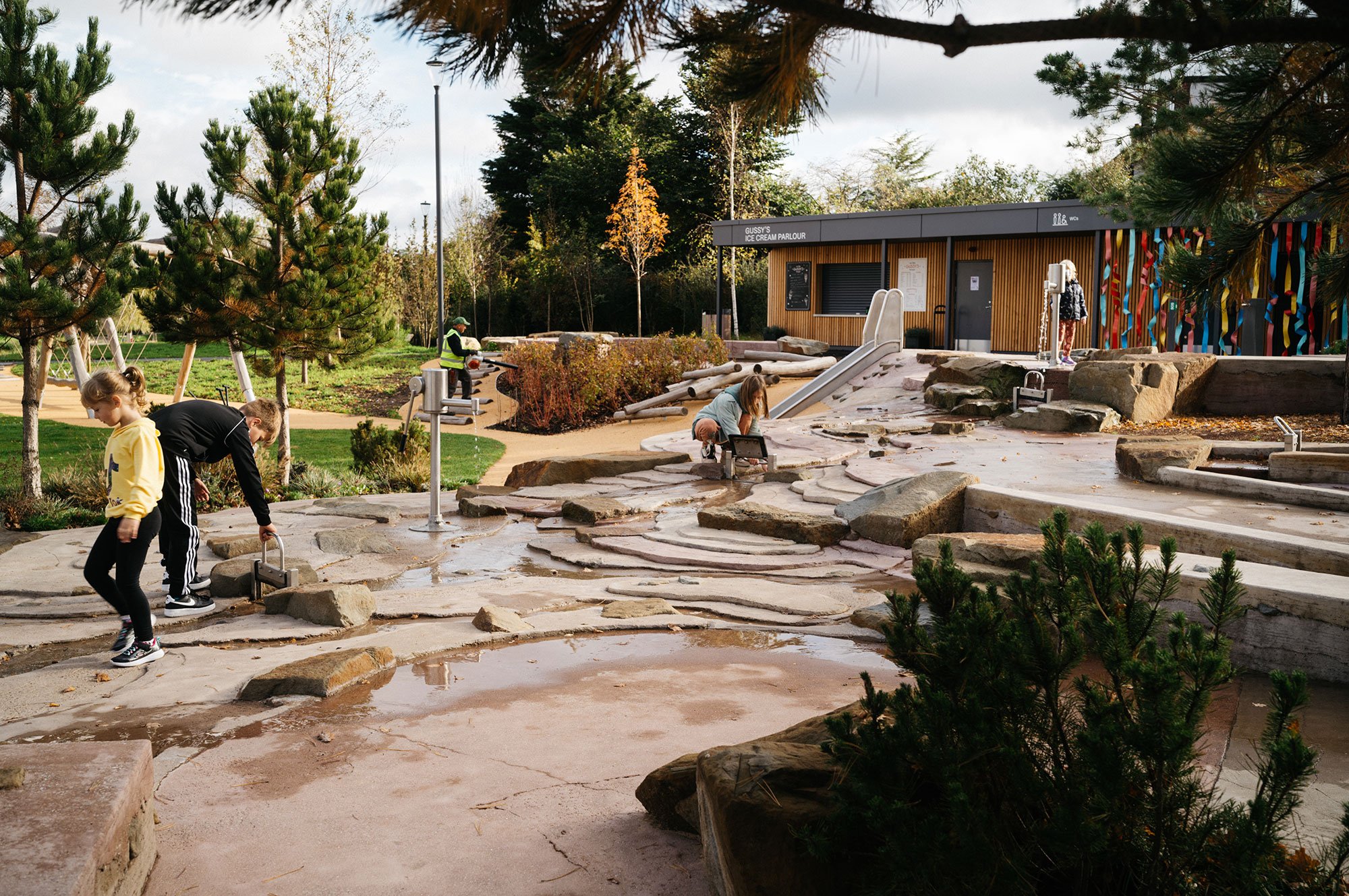 010_ClaremontParkPlayground_ErectArchitecture_photo-LewisRonald